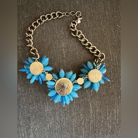 Banana Republic blue flower statement bib necklace with gold chain - 18 in - Picture 5 of 5